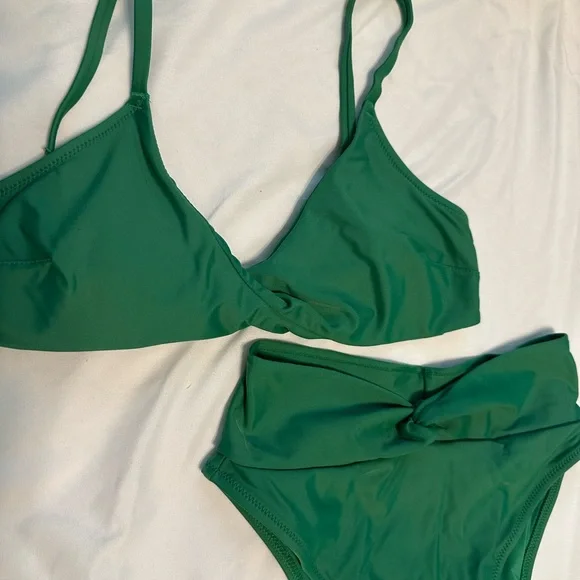 Aerie Green Twist Front Bikini Set - Picture 3 of 6